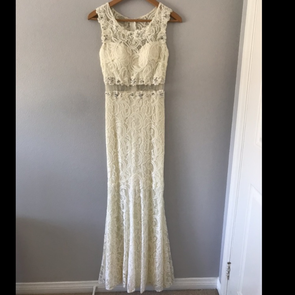 Women’s white laced dress